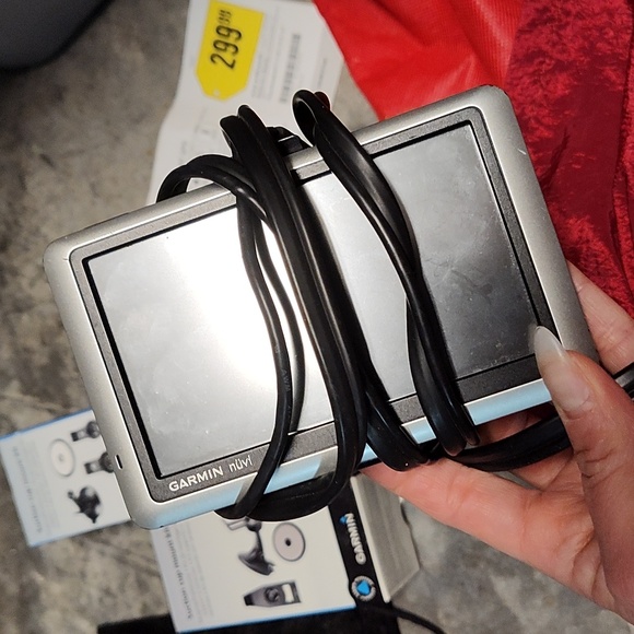 Garmin nuvi GPS - Picture 4 of 8